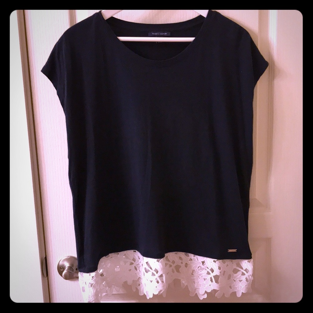 Navy blue Tommy Hilfiger tee!